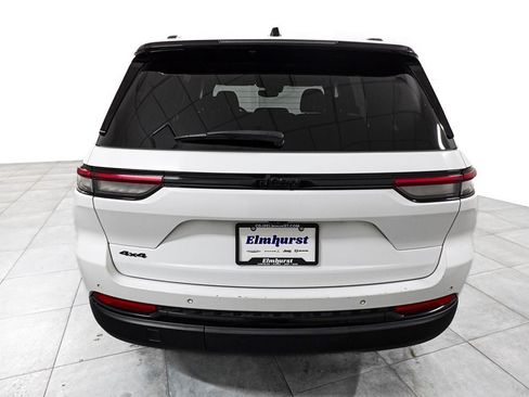 Used 2024 Jeep Grand Cherokee Altitude AWD/4WD image 6