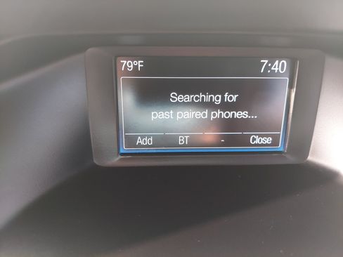 Used 2018 Ford Focus SE FWD image 4