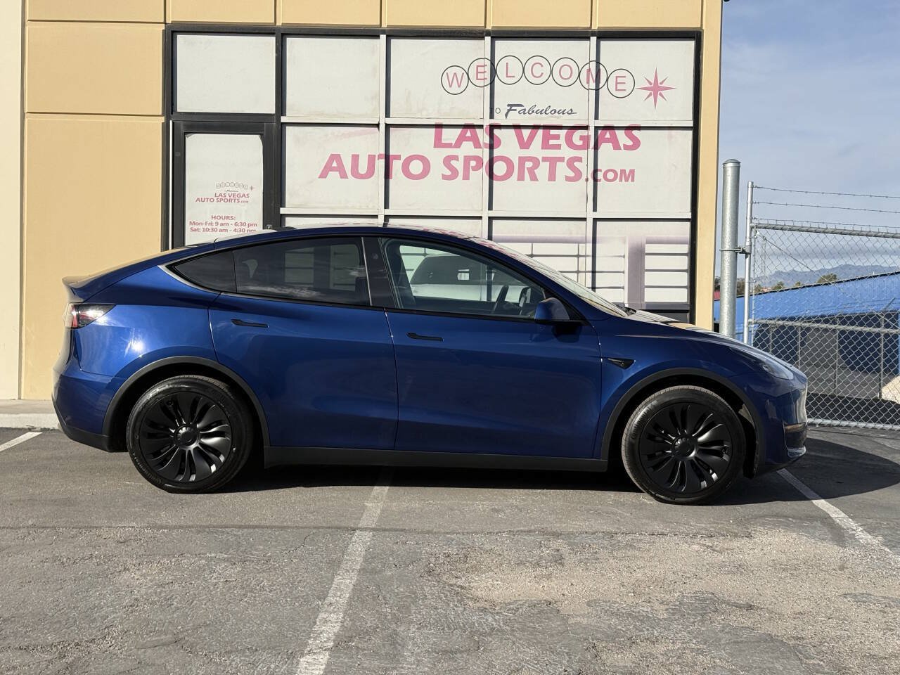 Used 2024 Tesla Model Y Long Range AWD/4WD image 6