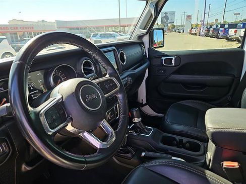 Used 2021 Jeep Wrangler Unlimited Sahara image 12