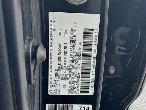 Used 2016 Toyota Tacoma TRD Off-Road image 12