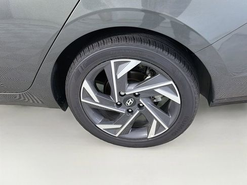 Used 2025 Hyundai Elantra Sport FWD image 30