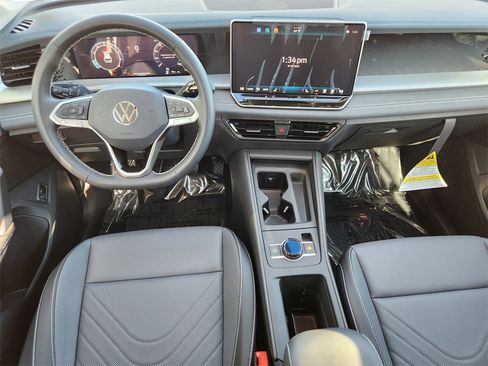 New 2026 Volkswagen Tiguan SE image 15