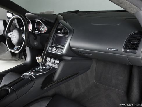 Used 2010 Audi R8 V10 image 20