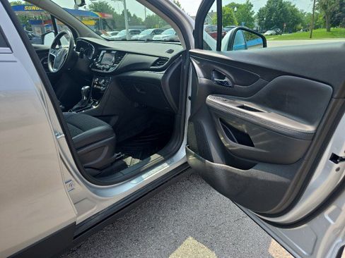 Used 2022 Buick Encore Preferred w/ Safety Package AWD/4WD image 38