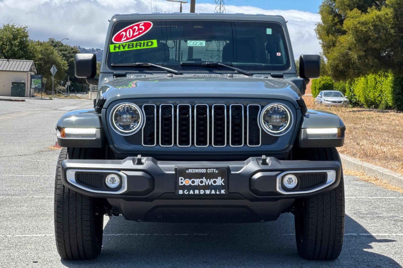 Used 2025 Jeep Wrangler Unlimited Sahara AWD/4WD image 9
