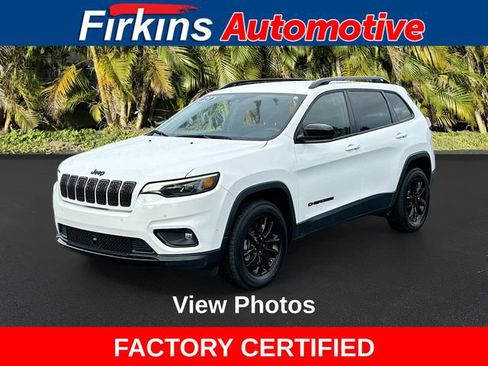 Used 2023 Jeep Cherokee Altitude Lux image 1