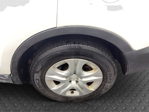 Used 2015 Toyota RAV4 LE image 33