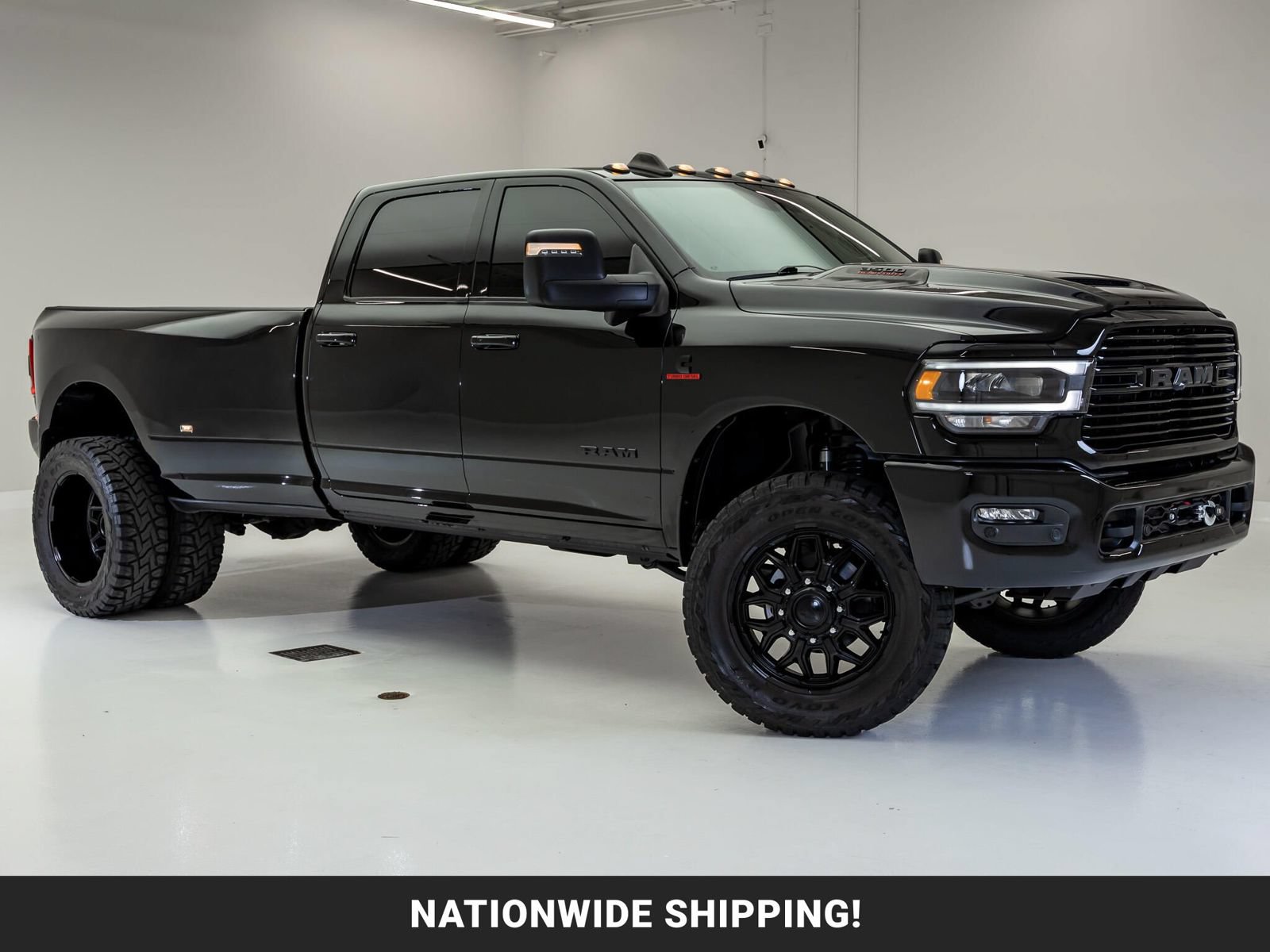 Used 2024 RAM 3500 Laramie w/ Night Edition AWD/4WD image 1
