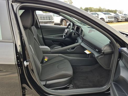 New 2026 Hyundai Elantra SEL Sport FWD image 19