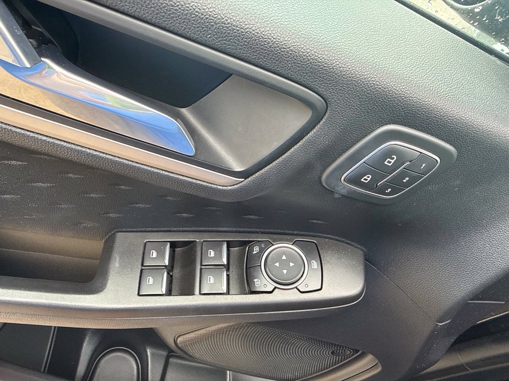 Used 2020 Ford Escape SEL AWD/4WD image 10