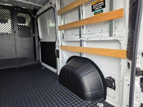 Used 2025 RAM ProMaster 2500 w/ U-Haul Equipment Group FWD image 38