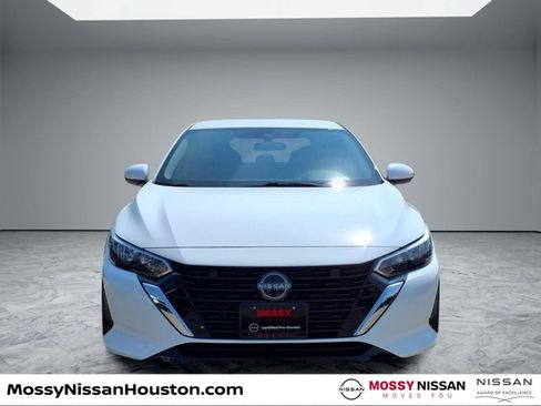 Certified 2025 Nissan Sentra S FWD image 3