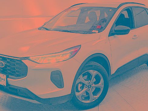 Certified 2025 Ford Escape ST-Line w/ Tech Pack #1 AWD/4WD image 6
