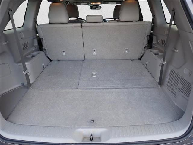 Used 2019 Toyota Highlander XLE AWD/4WD image 8