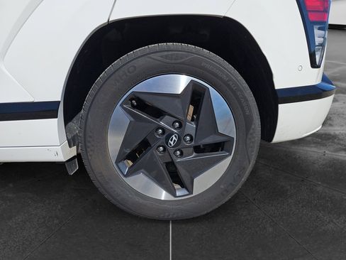 Used 2024 Hyundai Kona Limited FWD image 29