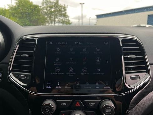 Used 2019 Jeep Grand Cherokee Altitude RWD image 24