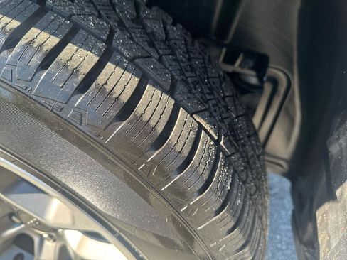 Used 2021 Jeep Cherokee Trailhawk AWD/4WD image 20