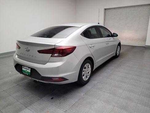 Used 2019 Hyundai Elantra SE image 9