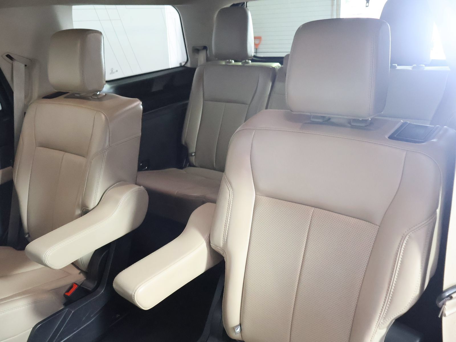 Used 2024 Ford Expedition XLT AWD/4WD image 44