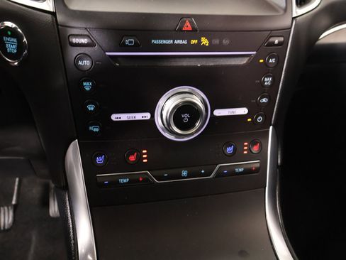 Used 2019 Ford Edge Titanium w/ Equipment Group 301A image 8
