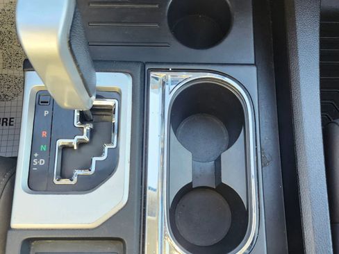 Used 2015 Toyota Tundra SR5 w/ SR5 Upgrade Package image 28