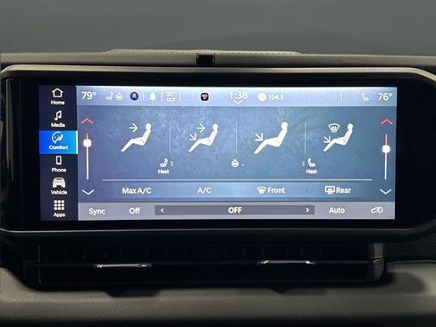 Used 2024 Jeep Wrangler Rubicon w/ Convenience Group image 17