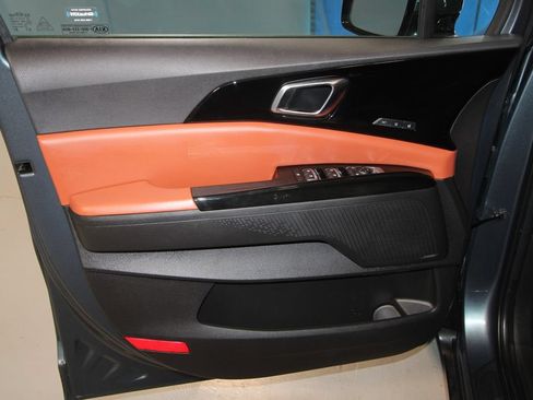 Used 2022 Kia Carnival SX Prestige FWD image 5