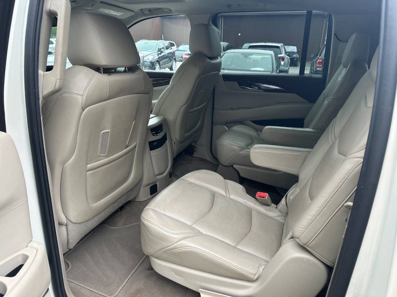 Used 2015 Cadillac Escalade ESV Luxury AWD/4WD image 12