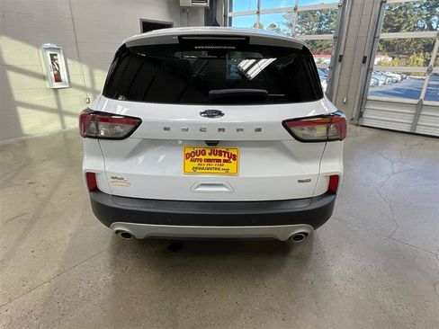 Used 2022 Ford Escape SEL image 4