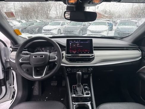 Used 2023 Jeep Compass Limited image 20