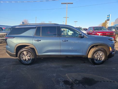 New 2026 Chevrolet Traverse LT w/ Driver Confidence Package image 3