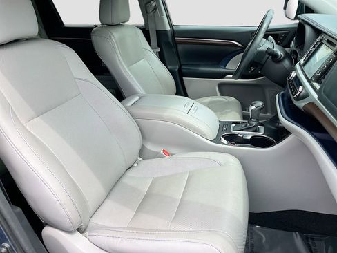 Used 2015 Toyota Highlander Limited AWD/4WD image 31