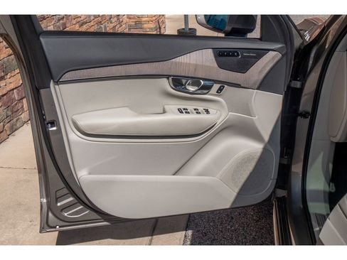 Used 2022 Volvo XC90 T6 Inscription w/ Advanced Package image 9