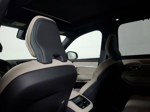 New 2026 Volvo XC90 T8 Ultra w/ Protection Package Premier AWD/4WD image 14