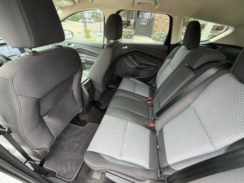 Used 2017 Ford Escape SE w/ Equipment Group 201A AWD/4WD image 10