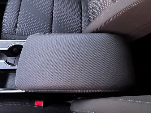 Used 2026 Chevrolet Equinox LT FWD image 38