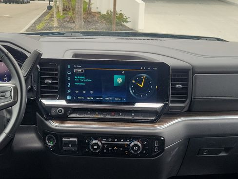 Used 2025 Chevrolet Silverado 1500 LT image 12