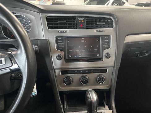 Used 2016 Volkswagen Golf S FWD image 28