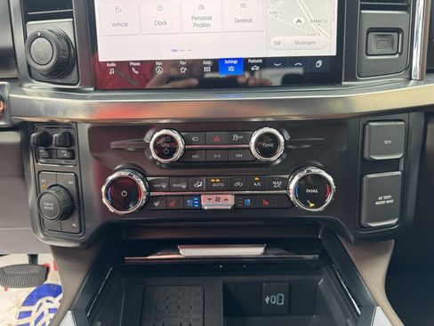 New 2025 Ford F250 King Ranch w/ Chrome Package image 17