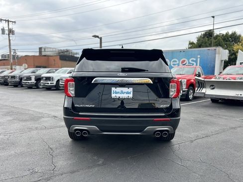 Certified 2022 Ford Explorer Platinum w/ Equipment Group 601A image 5