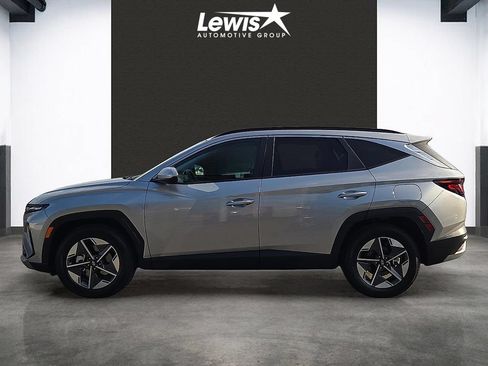Used 2025 Hyundai Tucson SEL FWD image 2