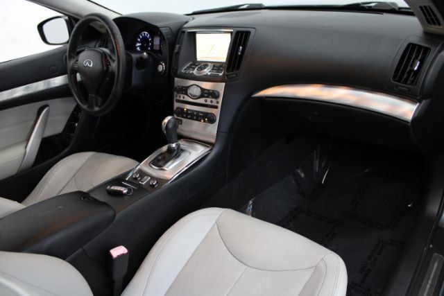 Used 2015 INFINITI Q60 Convertible w/ Premium Package RWD image 24