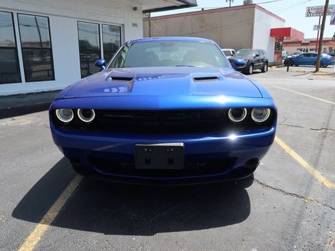 Used 2018 Dodge Challenger SXT w/ Blacktop Package RWD image 2
