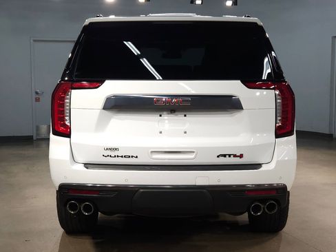 Used 2024 GMC Yukon AT4 w/ AT4 Premium Plus Package image 6
