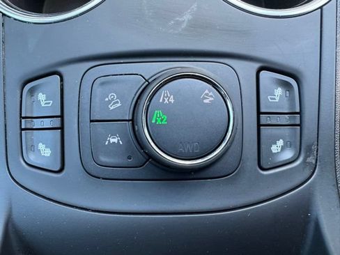 Used 2024 GMC Terrain SLT AWD/4WD image 23