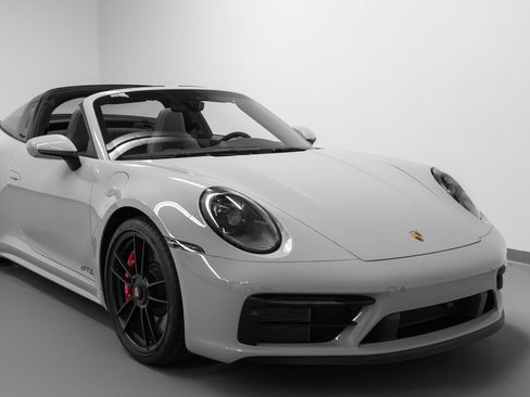 Used 2022 Porsche 911 Targa 4 GTS image 11