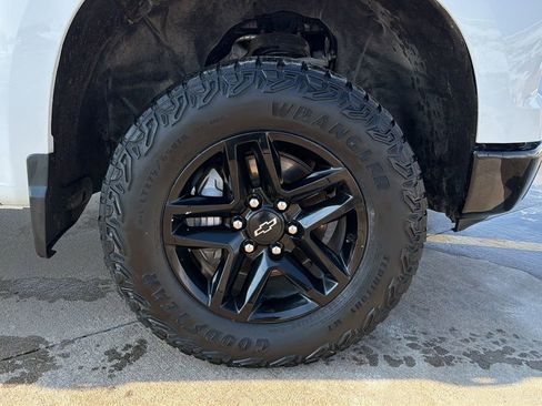 Used 2024 Chevrolet Silverado 1500 LT Trail Boss w/ Protection Package image 9