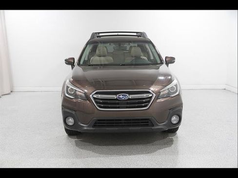 Used 2019 Subaru Outback 2.5i Limited w/ Popular Package #2 AWD/4WD image 2