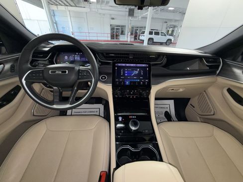 Used 2023 Jeep Grand Cherokee 4WD 4xe w/ Luxury Tech Group II image 23